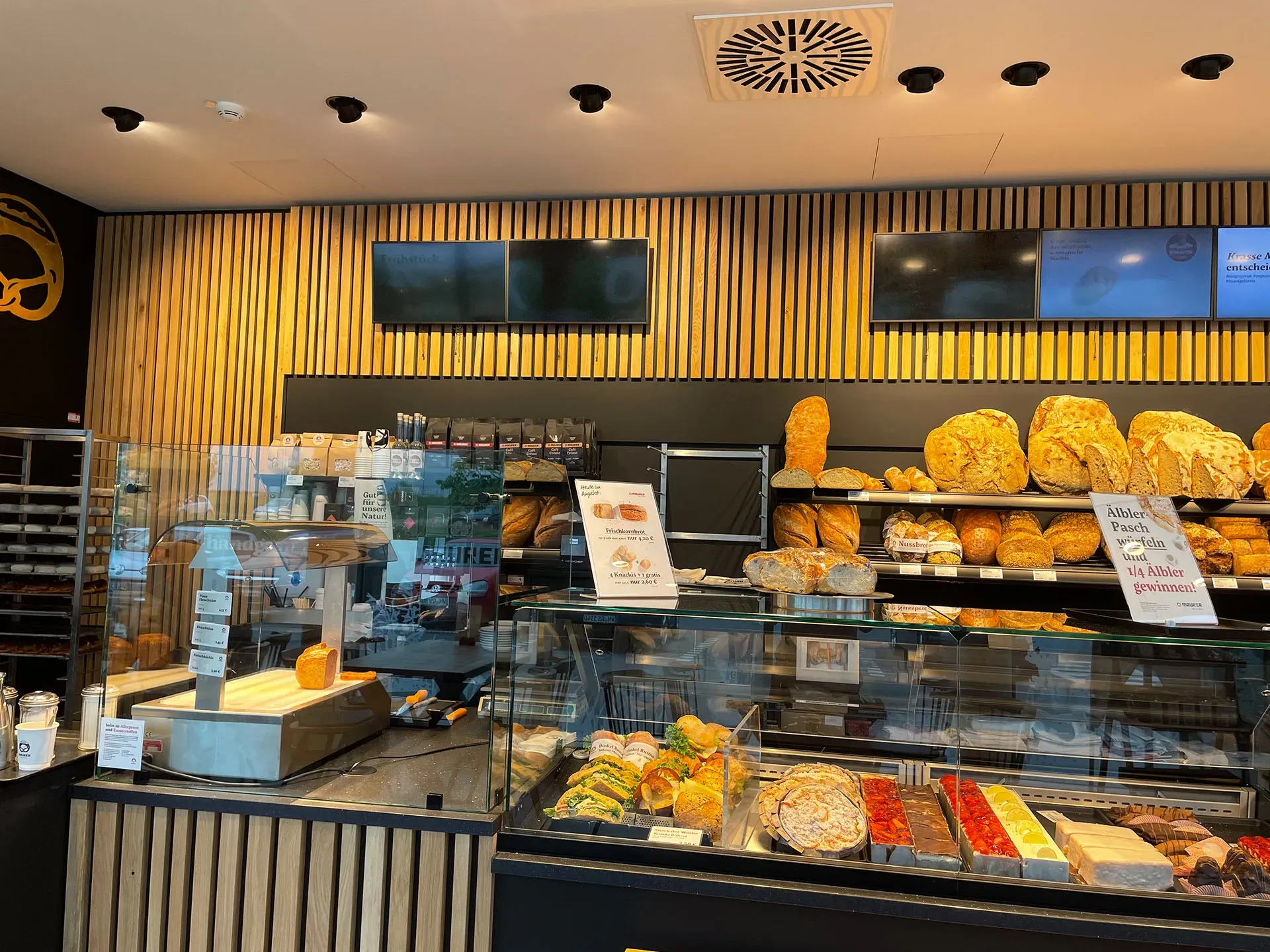 Blick in das Bäckerei-Café Allmersbach