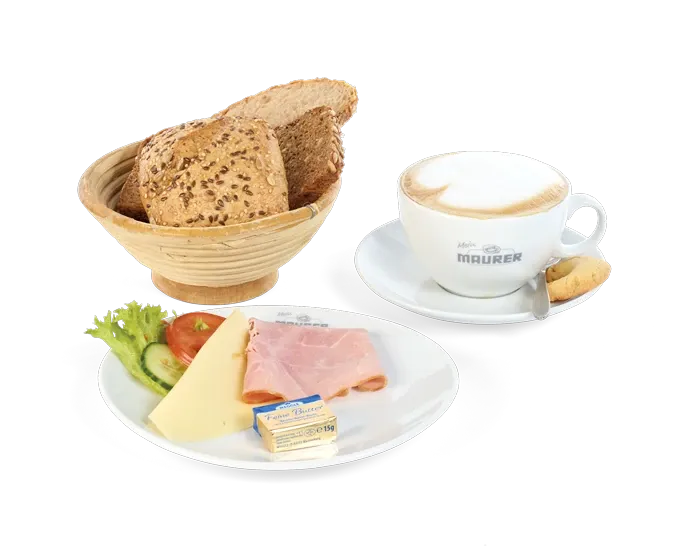 Kleines pikantes Frühstück, freigestellt von oben