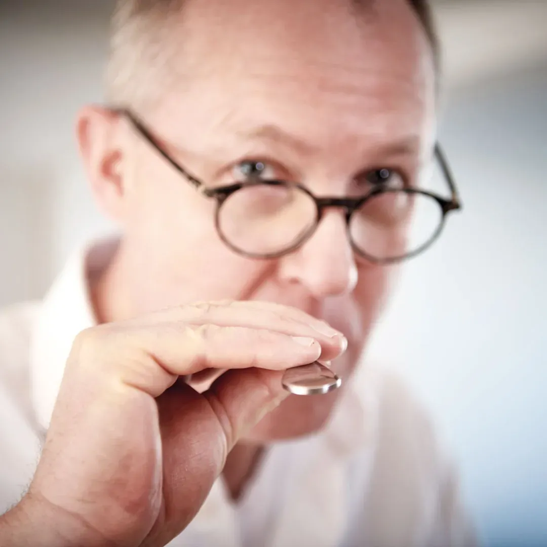 Thomas Kuhn probiert MEHL-OHNE Brot