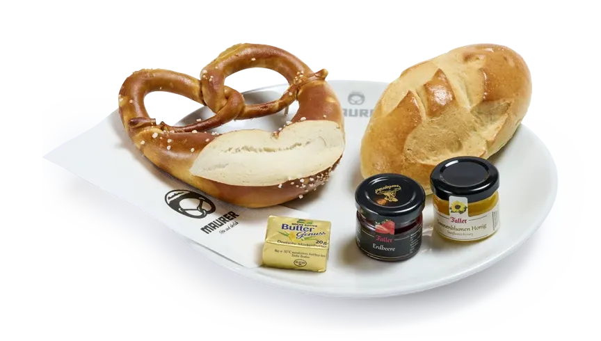 Schwäbisches Bäckerfrühstück, freigestellt von oben