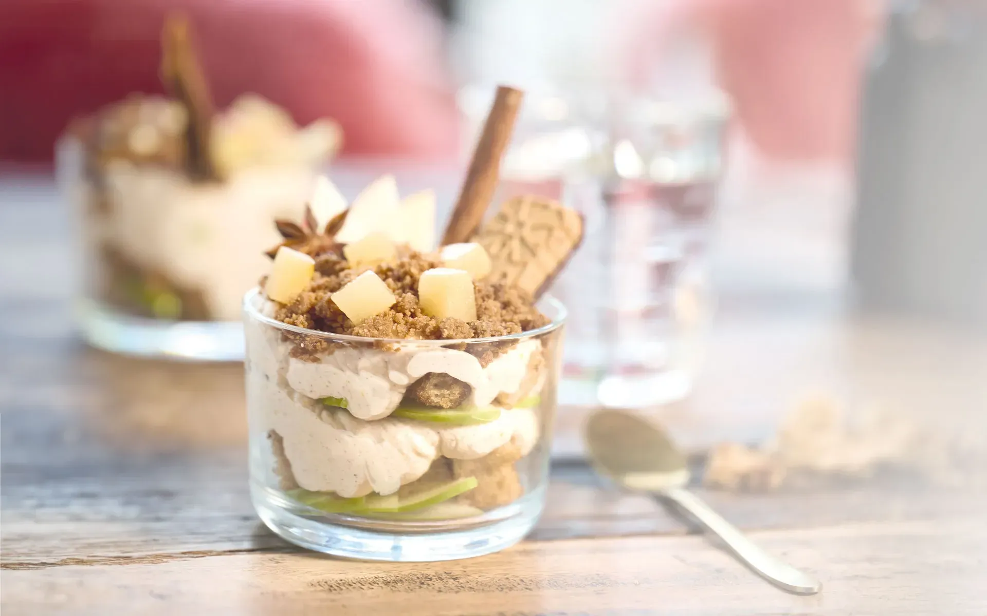 Spekulatius-Bauernbaguette-Crumble, angerichtet