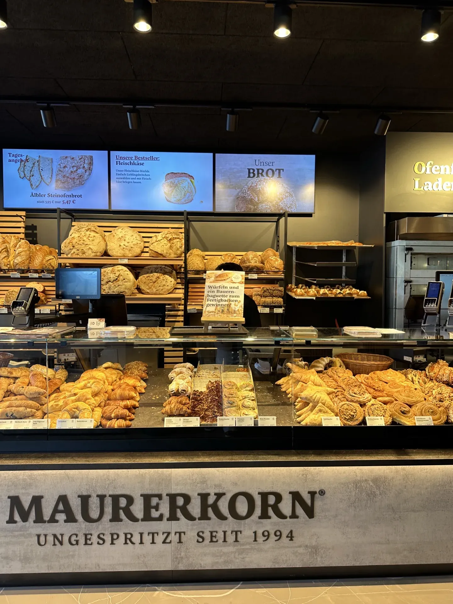 Blick in das Bäckerei-Café Winterbach-Oberdorf